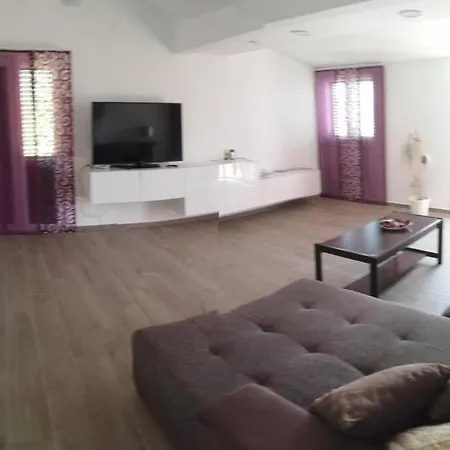 Apartment Enchanting View Zanki Komiza